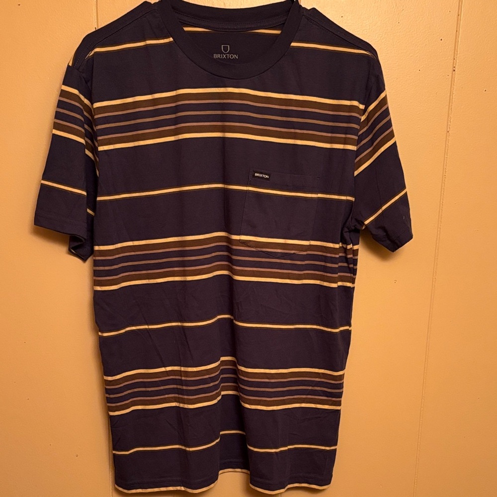 Brixton Men's Short Sleeve Navy and Gold Striped Tee. Size Medium.